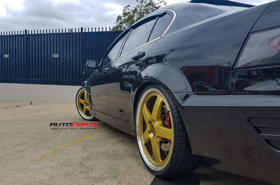 HOLDEN-COMMODORE-FR